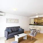 Wake Up By The Sea In Your Cozy Corner דירה דניה
