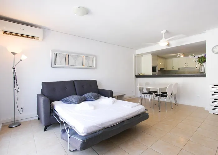 Wake Up By The Sea In Your Cozy Corner