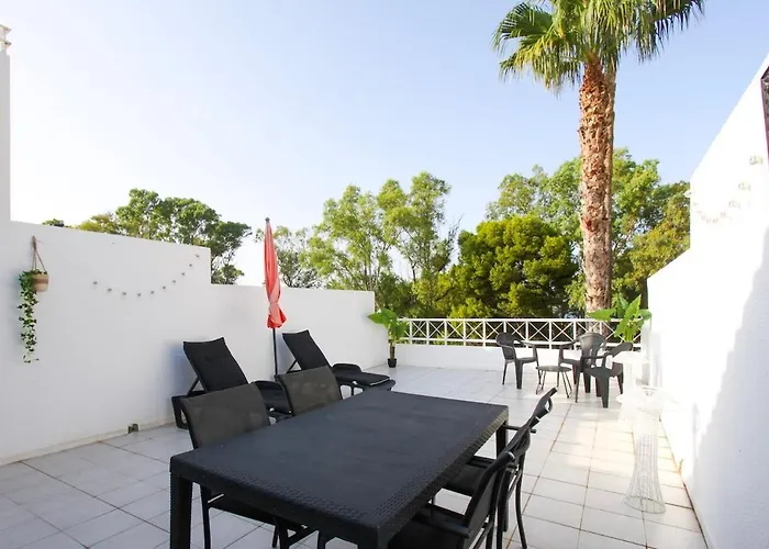 Wake Up By The Sea In Your Cozy Corner