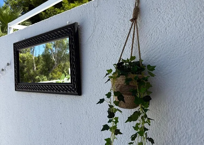 Wake Up By The Sea In Your Cozy Corner *