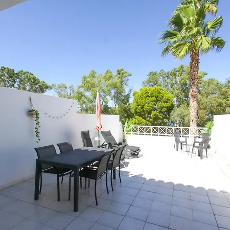 Wake Up By The Sea In Your Cozy Corner *