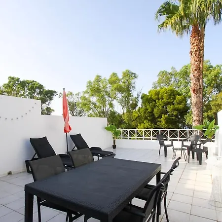 Wake Up By The Sea In Your Cozy Corner