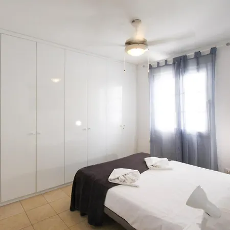 Wake Up By The Sea In Your Cozy Corner Lägenhet