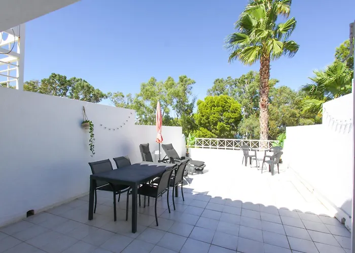 Wake Up By The Sea In Your Cozy Corner *