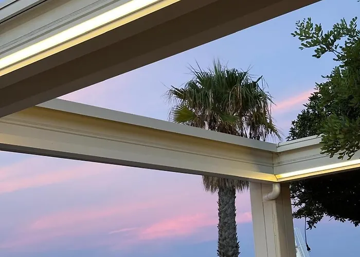 Wake Up By The Sea In Your Cozy Corner Lejlighed