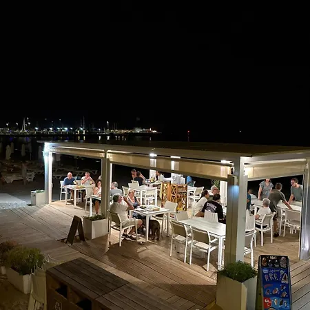 Wake Up By The Sea In Your Cozy Corner Daire Denia